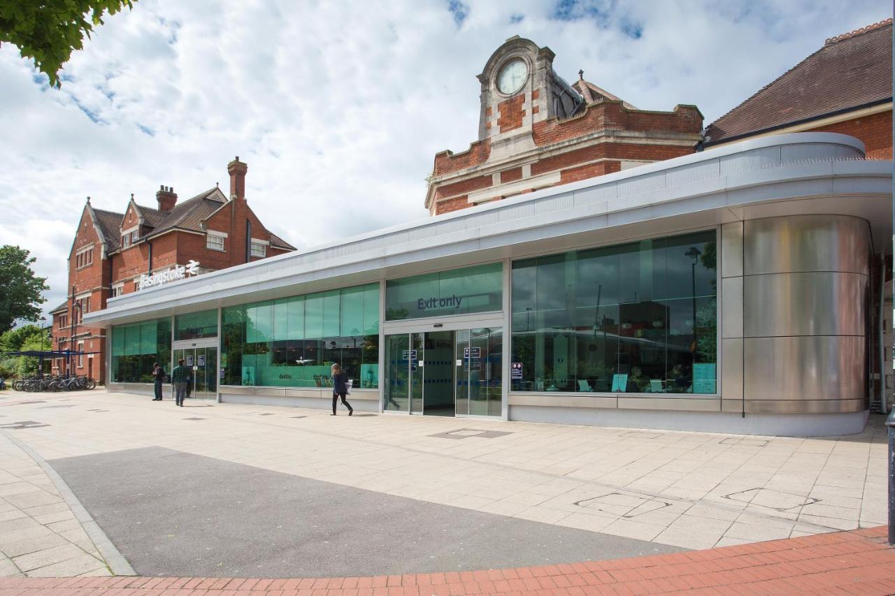 Basingstoke Apartments - Westlands House, City Centre, Home-From-Home Extérieur photo