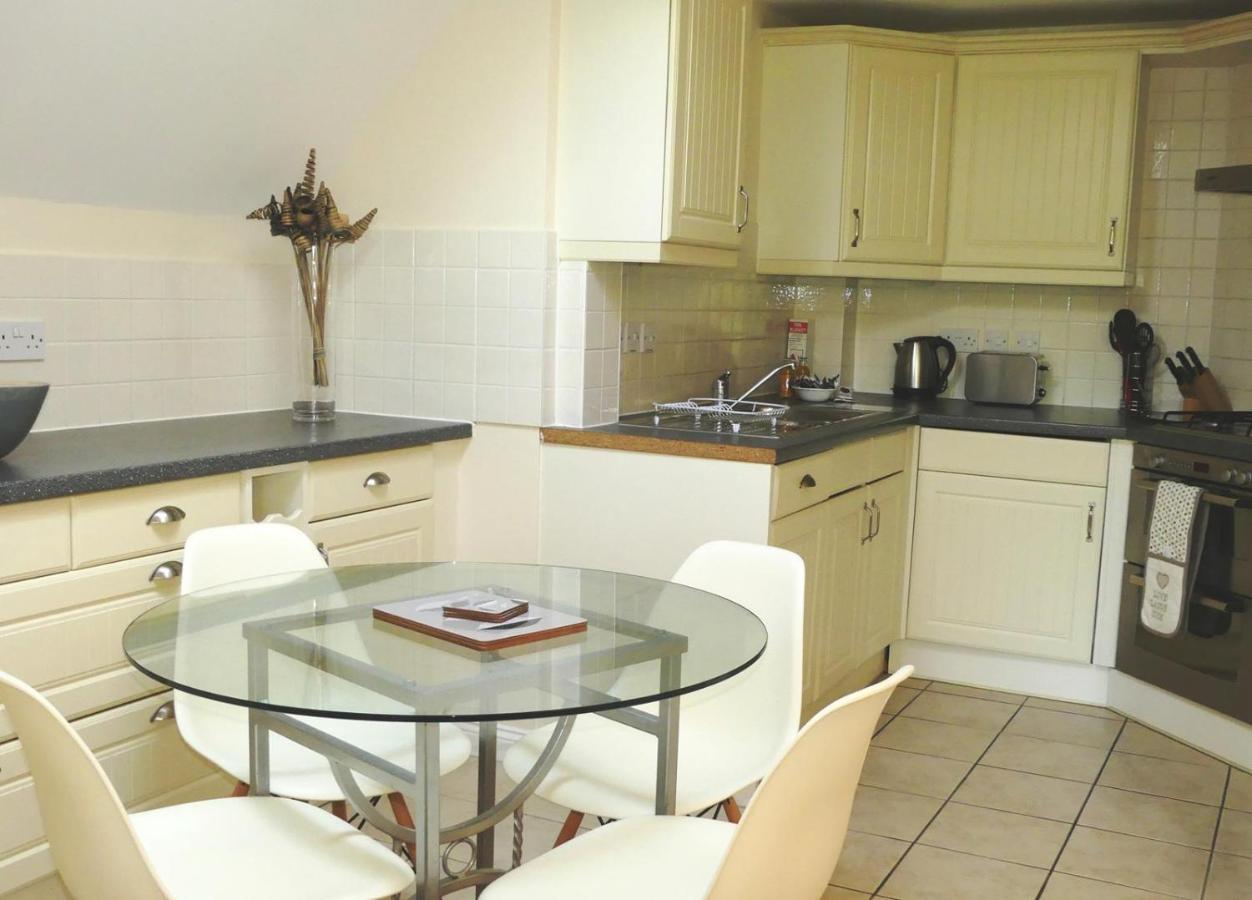 Basingstoke Apartments - Westlands House, City Centre, Home-From-Home Extérieur photo