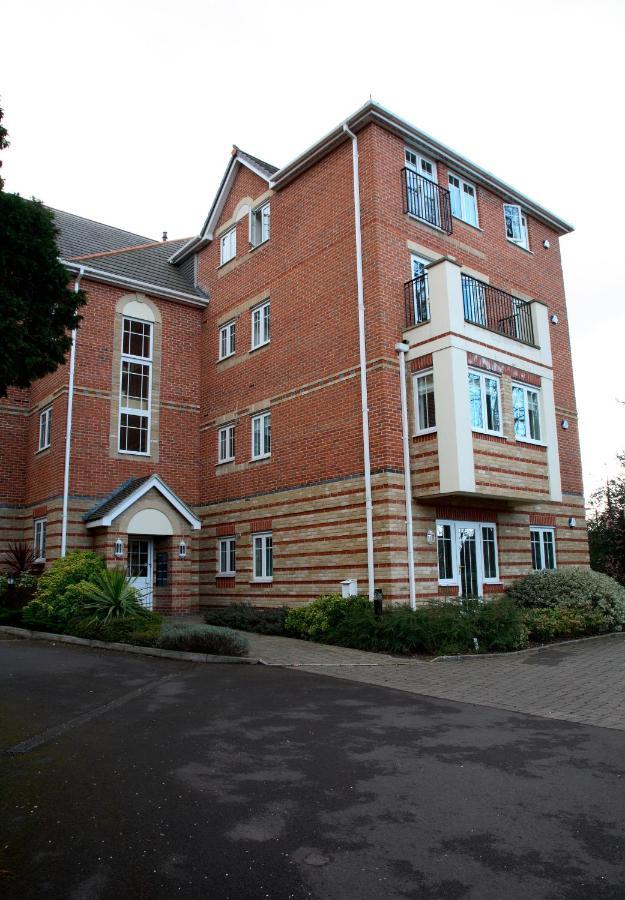 Basingstoke Apartments - Westlands House, City Centre, Home-From-Home Extérieur photo