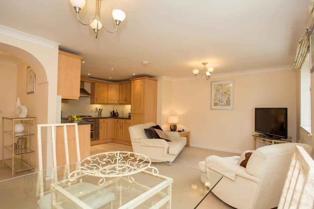 Basingstoke Apartments - Westlands House, City Centre, Home-From-Home Extérieur photo