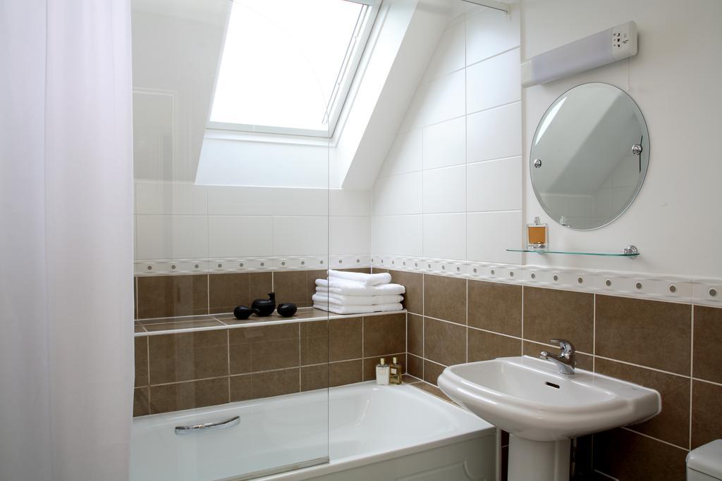 Basingstoke Apartments - Westlands House, City Centre, Home-From-Home Extérieur photo
